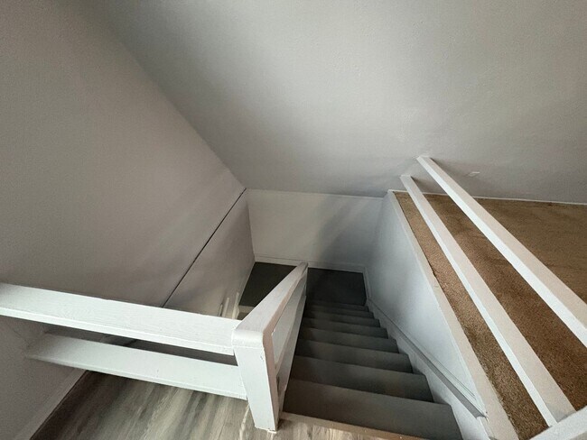 Foto del edificio - 15624 Halliday Ave