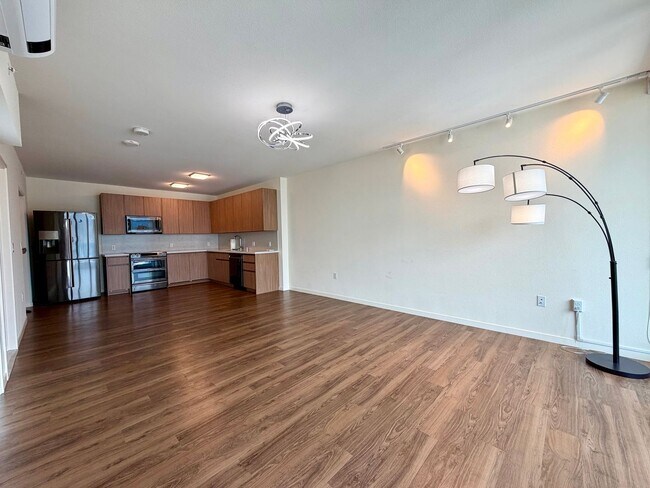 Foto del edificio - The Central Ala Moana: 1 Bed, 1 Bath Top Floor Unit with 1 Parking