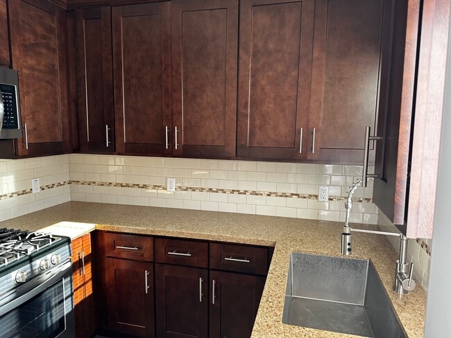 Building Photo - 1245 E Appleton St