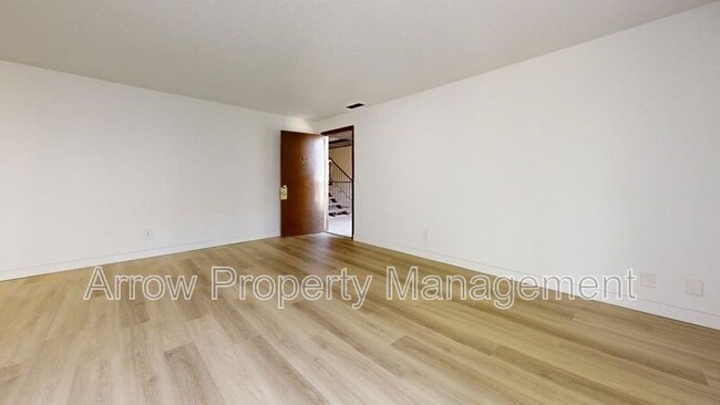 Building Photo - 207 E Arbor Ave