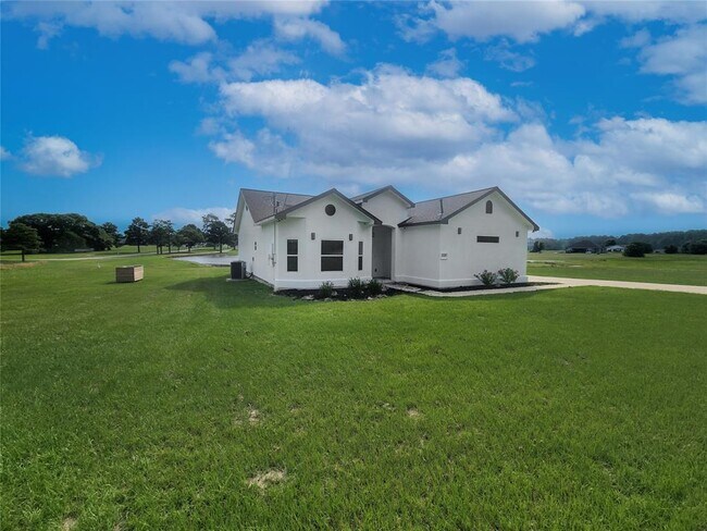 Building Photo - 2529 Fm 356