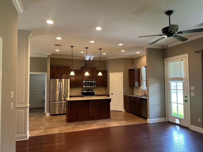 Building Photo - 2212 Alexa Ln