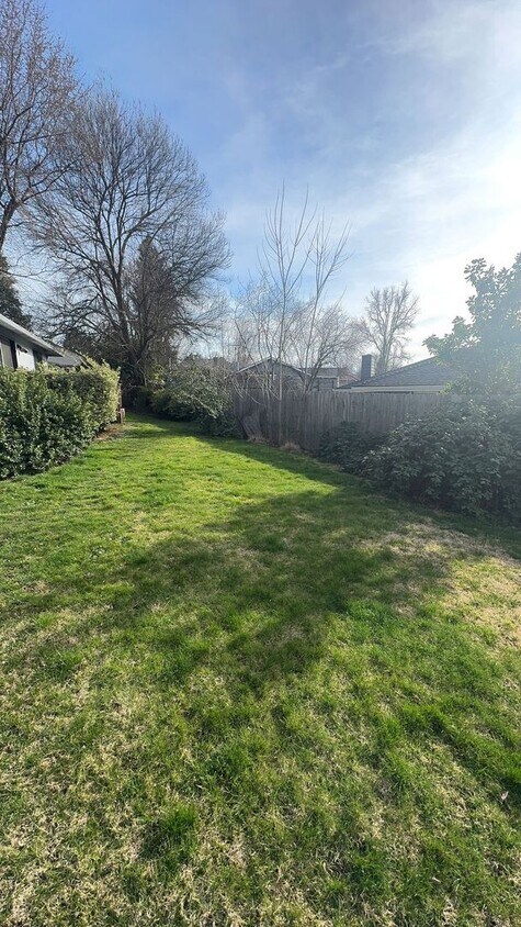 Building Photo - 3 Bed 2 Bath Home