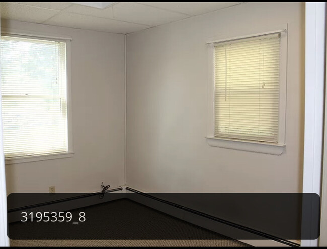 Building Photo - 55 Park Dr