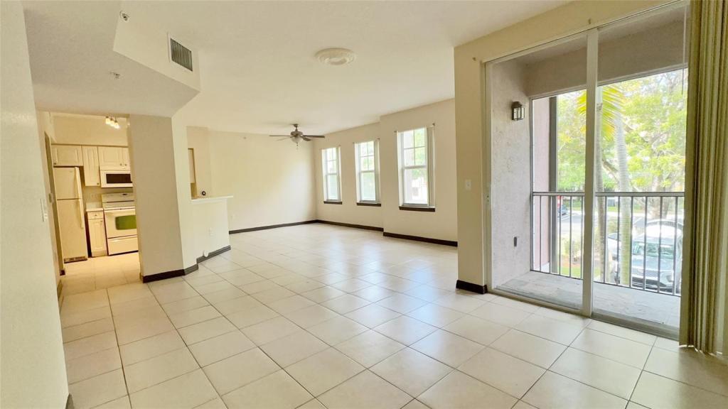Foto principal - 6704 W Sample Rd