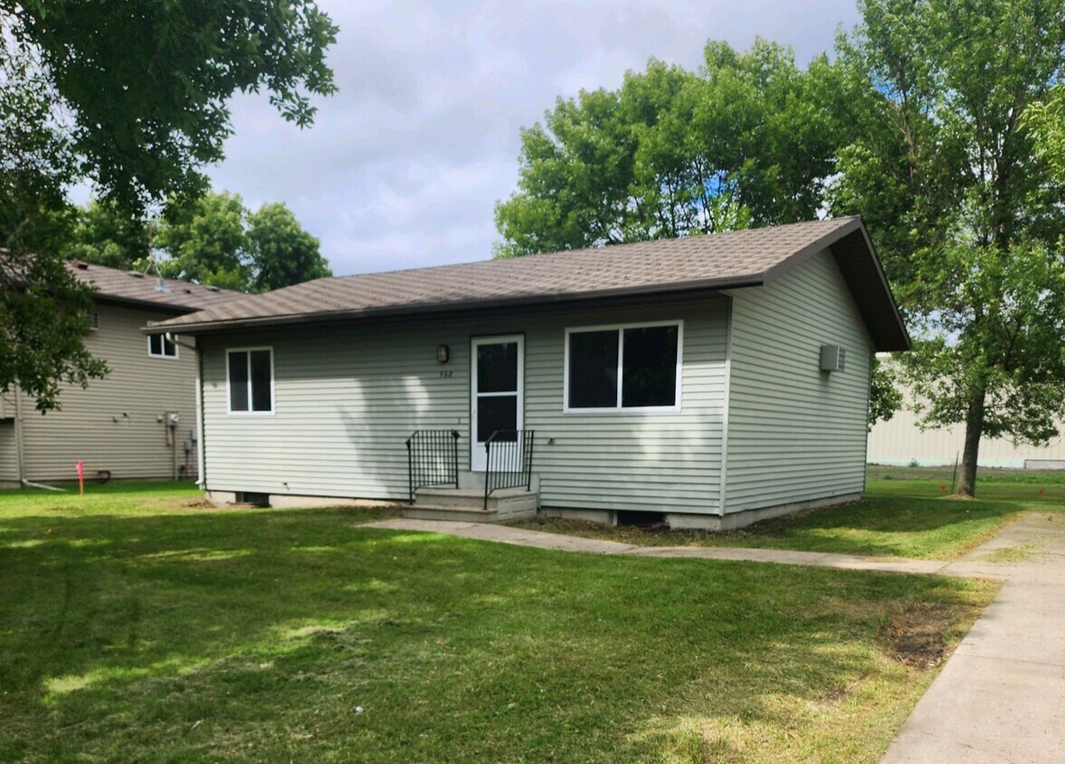 Primary Photo - 568 4th St SE