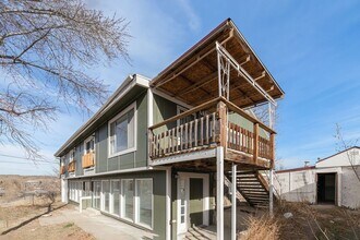 Building Photo - 15905 W 8th Pl