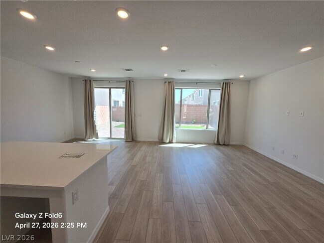 Building Photo - 5925 Obsidian Sky Ave