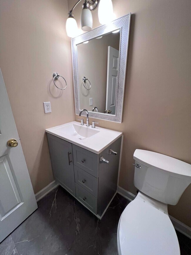 Foto del edificio - 1156 Fowler Brook Ct