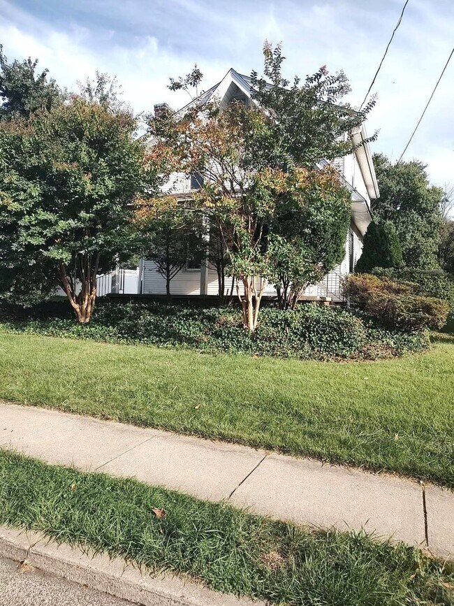 Foto del edificio - Incredible 3-Bedroom Detached Home in Bryn...