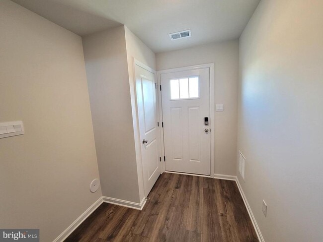 Building Photo - 754 Union St