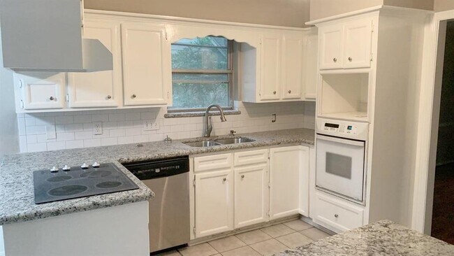 Foto del edificio - 7707 Bideford Ln