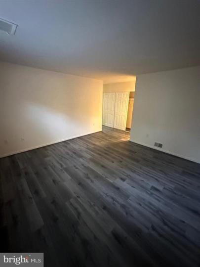 Foto del edificio - Charming Annandale Townhome with Modern Up...