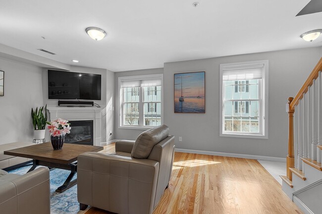 Building Photo - 58 Andrew St