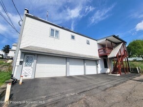 Building Photo - 526 Hughes Ct