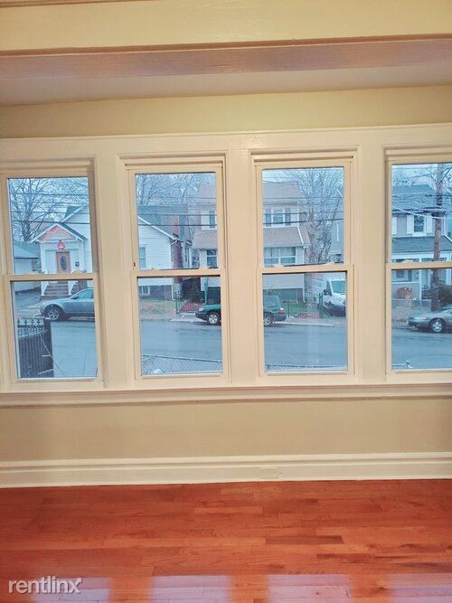 Building Photo - 3 br, 1 bath  - 1045 18th Ave Apt 1