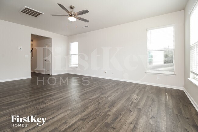Foto del edificio - 302 Ashborne Ln