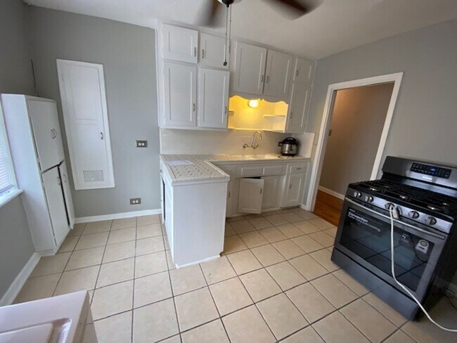 Building Photo - 247 Senisa Dr