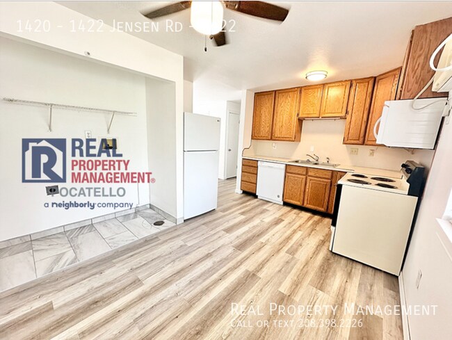 Foto del edificio - 2 bed 1.5 bath duplex - 1 car garage
