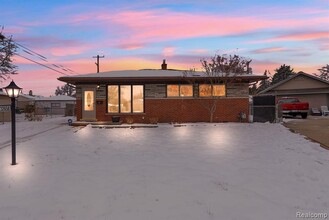 Building Photo - 32658 Kathryn St