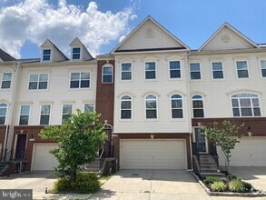 Building Photo - 8708 Sagebrush Ln