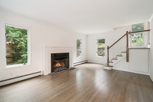 Building Photo - 17 Southminster Dr