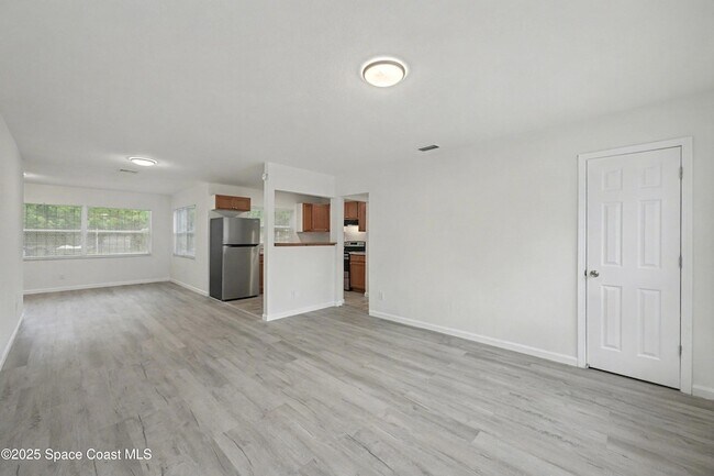 Foto del edificio - 990 Pinson Blvd