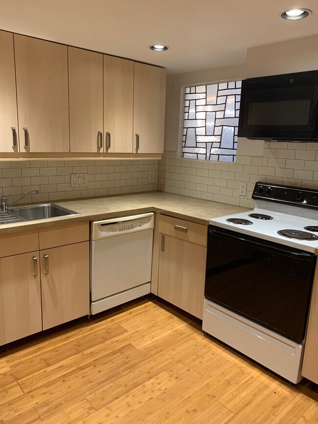 Foto del edificio - 2946 Upton St NW