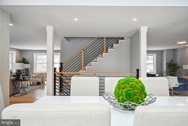 Building Photo - 5804 Tanglewood Dr