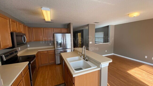 Foto del edificio - 13104 Lexington Summit St