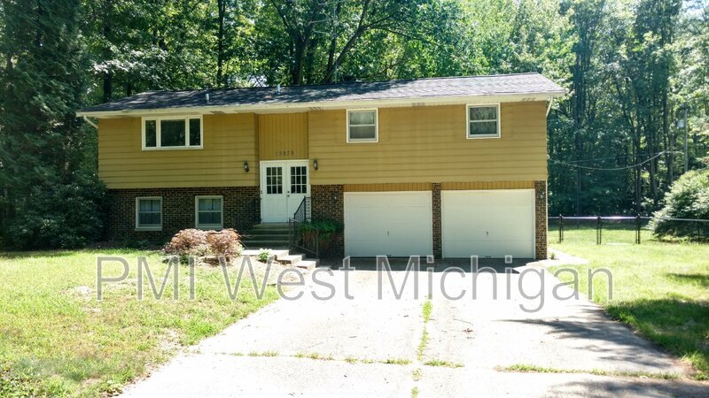 Foto principal - 15878 Riley St