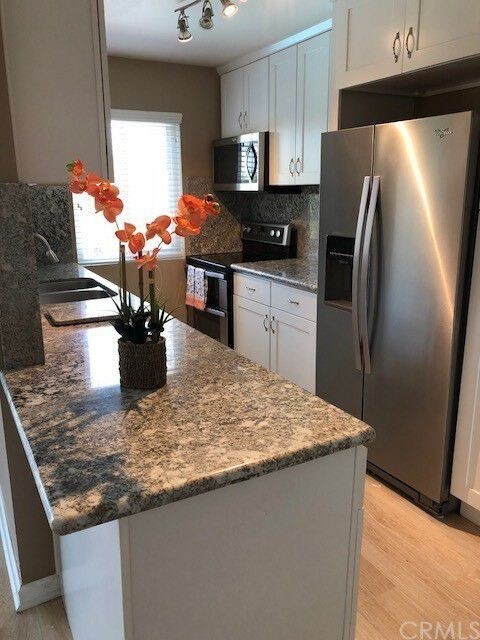 Foto principal - 400 N Acacia Ave
