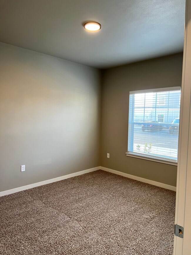 Interior Photo - Eagle Pointe