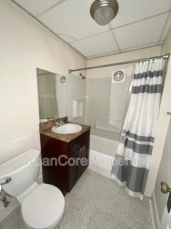 Foto del edificio - 216 5th Ave N