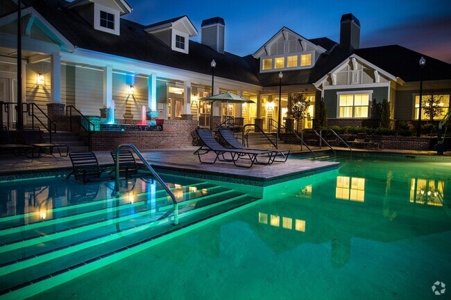 Building Photo - Aventine at Wilderness Hills