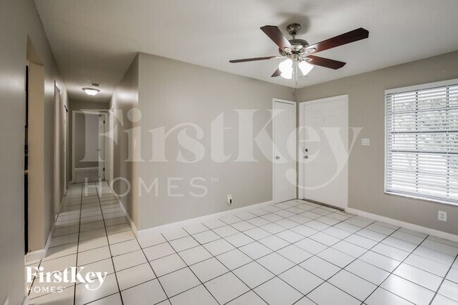 Foto del edificio - 1850 NW 47th Ave