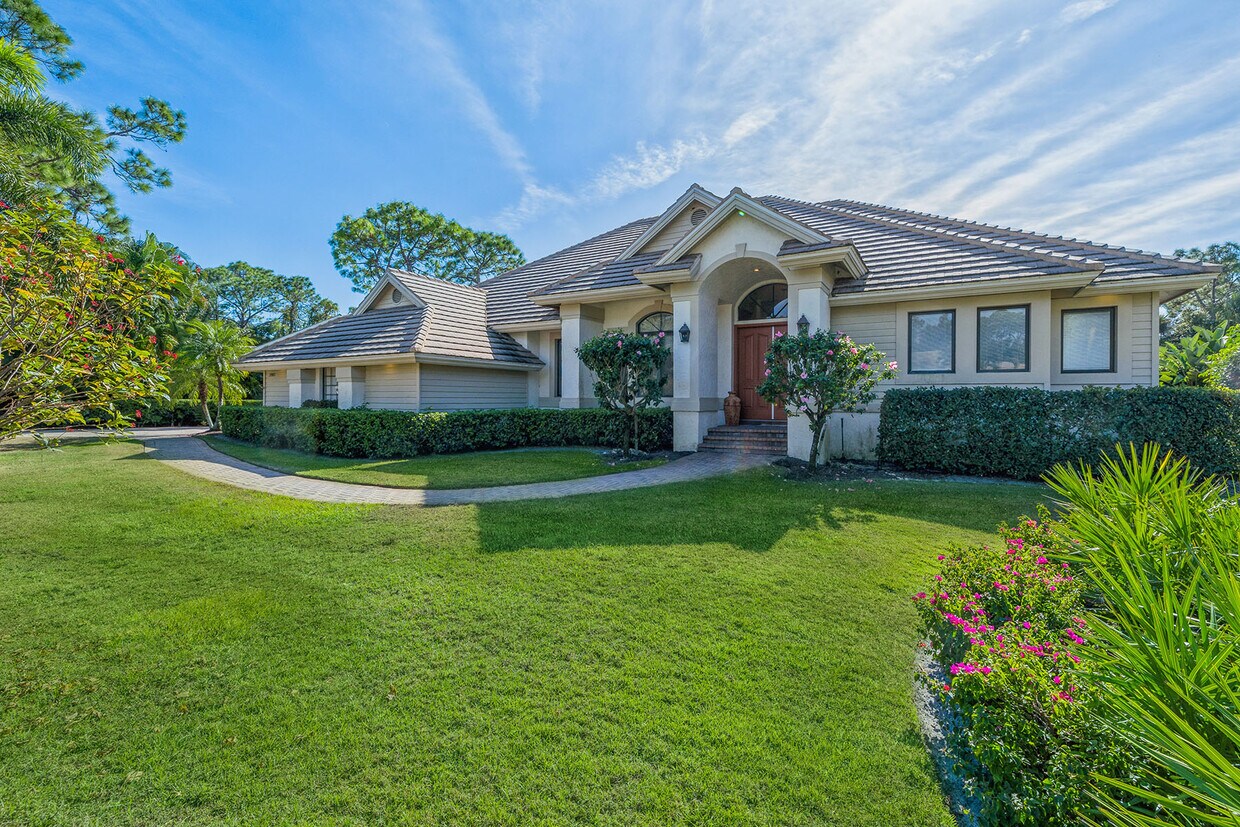 Primary Photo - 3965 Woodlake Dr