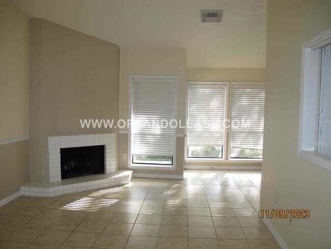 Foto del edificio - Beautiful 2/2 Second Floor Condo in Winter...