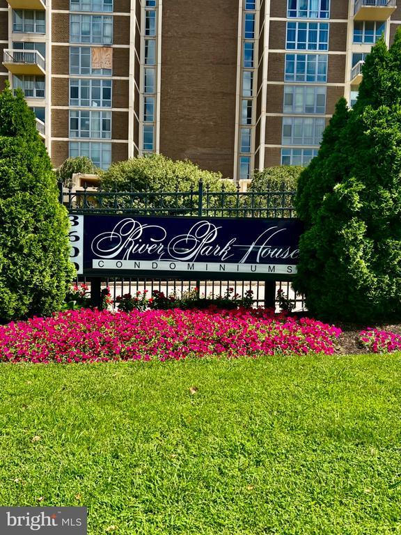 Building Photo - 3600 Conshohocken Ave