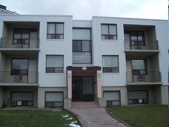 Primary Photo - 112 Rajah St
