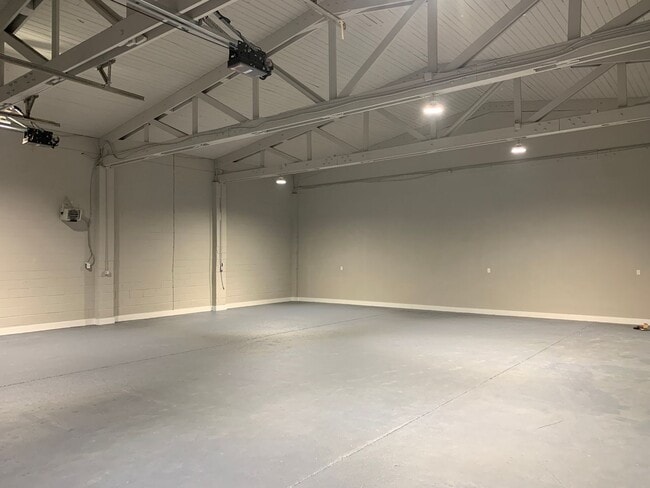 Building Photo - Warehouse space w/ small office AVAILABLE