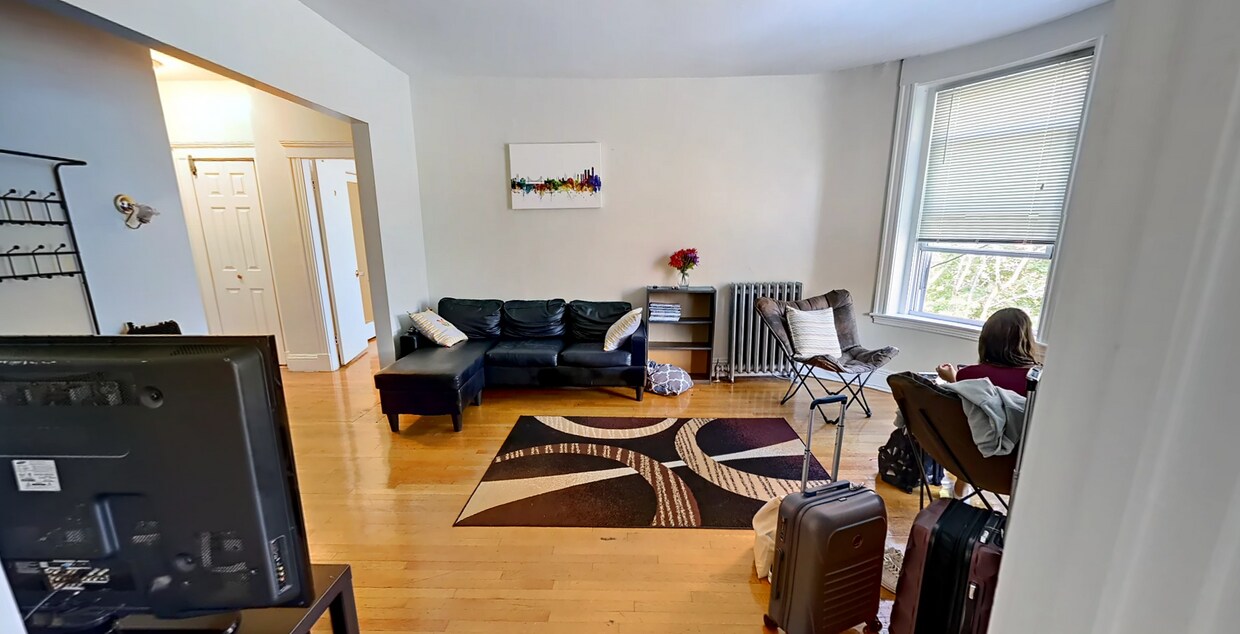 Primary Photo - 1232 Beacon St