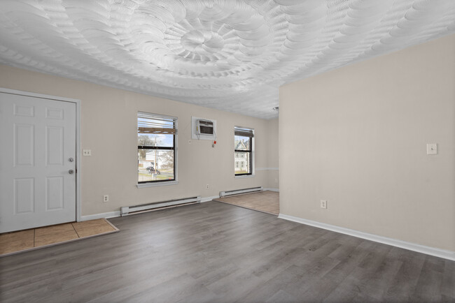 Building Photo - 201 W 34th St