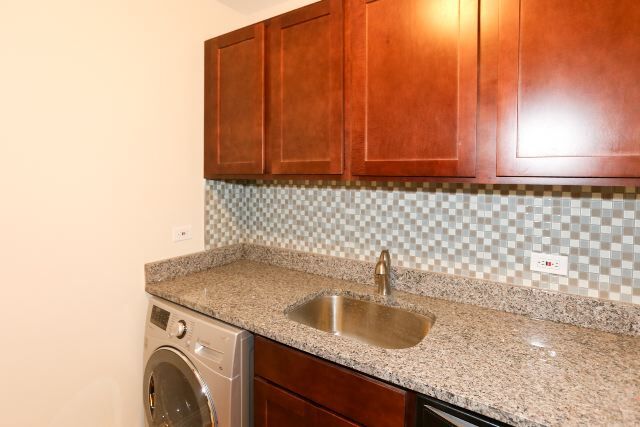Foto del edificio - 558 W Arlington Pl