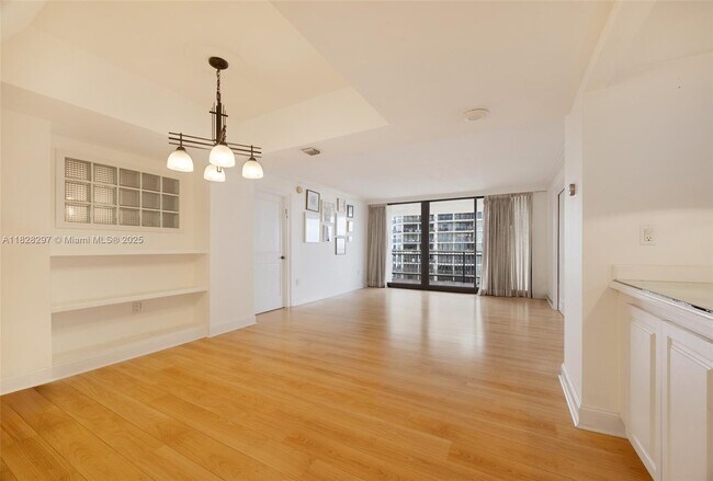 Foto del edificio - 2901 S Bayshore Dr