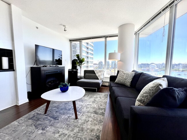 Building Photo - 689 Abbott St