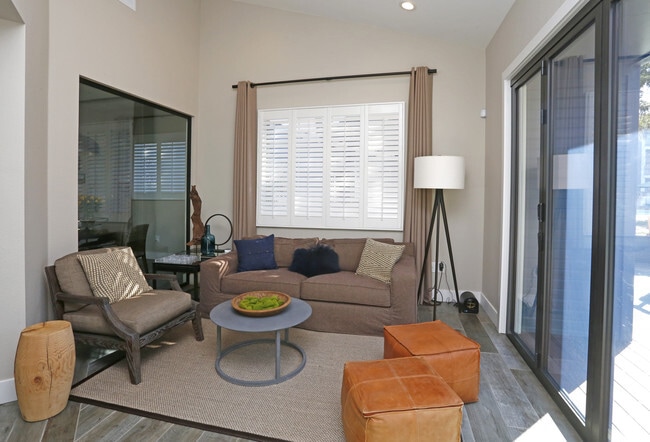 Interior Photo - Bell Almaden