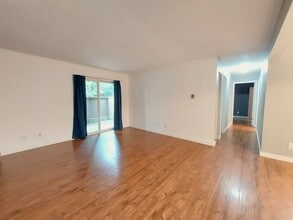 Building Photo - 1605 N Visscher St