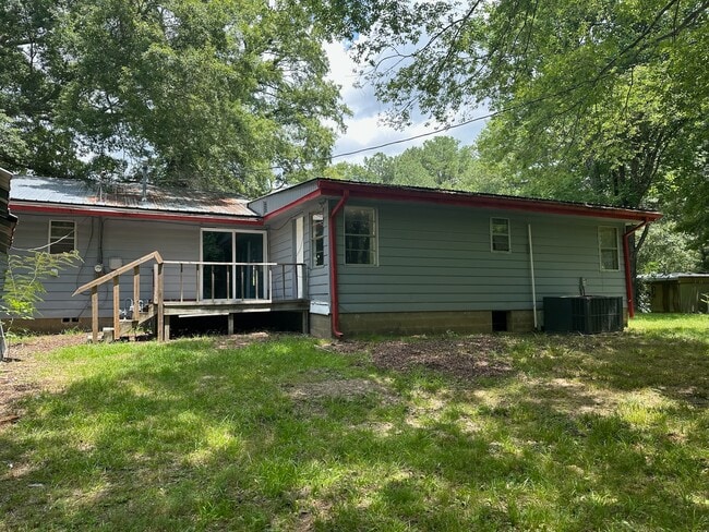 Building Photo - 107 Chesterville Rd