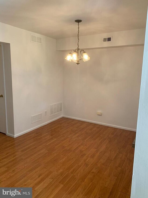 Primary Photo - 129A Arden Ct